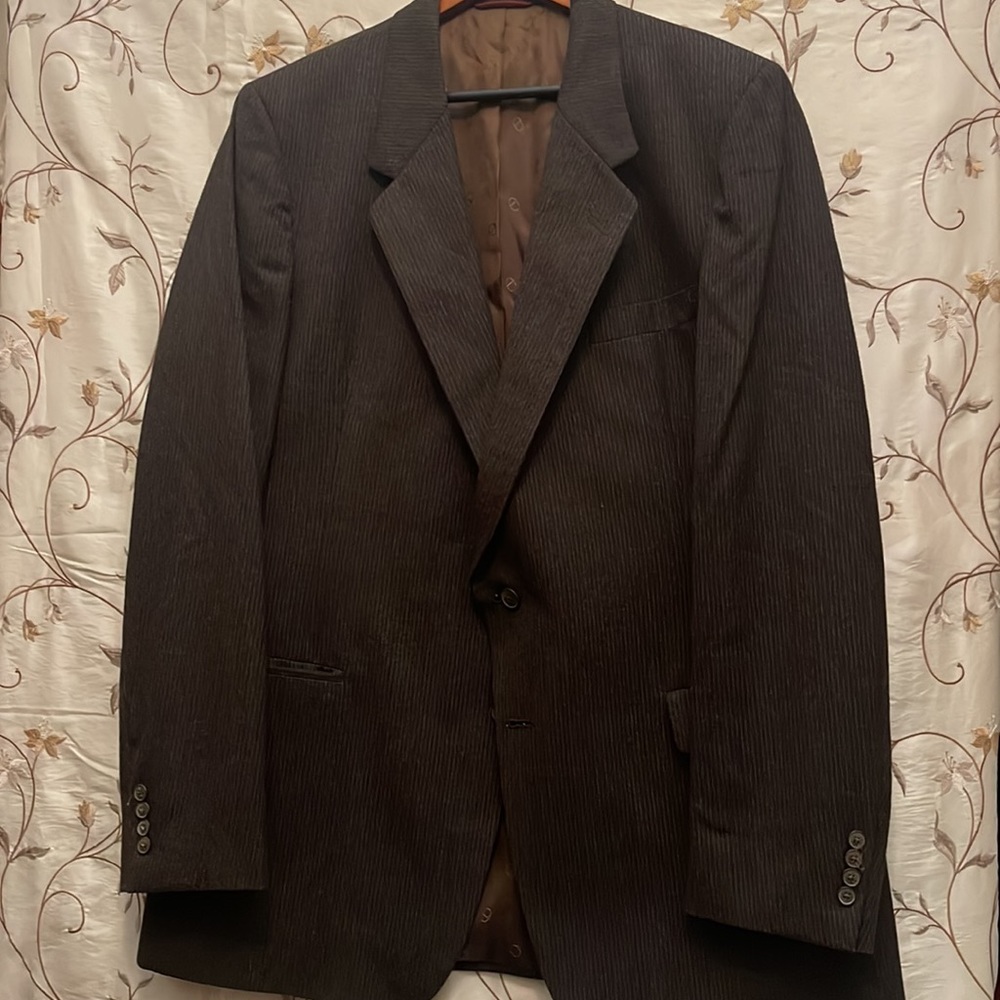 CHRISTIAN DIOR PARIS  Mens Gorgeous Big & Tall Designed. Appears to be Brand New